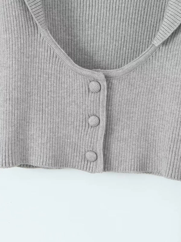 Damen-Langarmjacke mit neuem Reverskragen + farblich passende Hosenträger + Faltenrock 