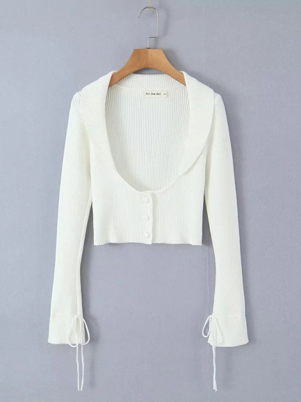 Damen-Langarmjacke mit neuem Reverskragen + farblich passende Hosenträger + Faltenrock 