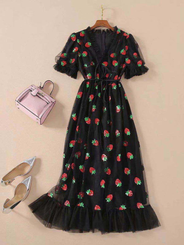 New women's French strawberry two-color sequined long skirt mesh strappy pleated dress – detail view