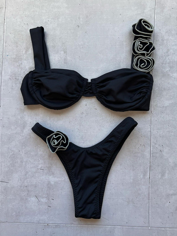 Elegantes Bikini-Set aus Strick mit Blumenmuster 