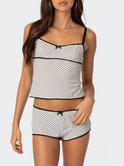 Ensemble deux pièces tendance pour femme : haut dos nu à pois, empiècements en dentelle et short sexy 