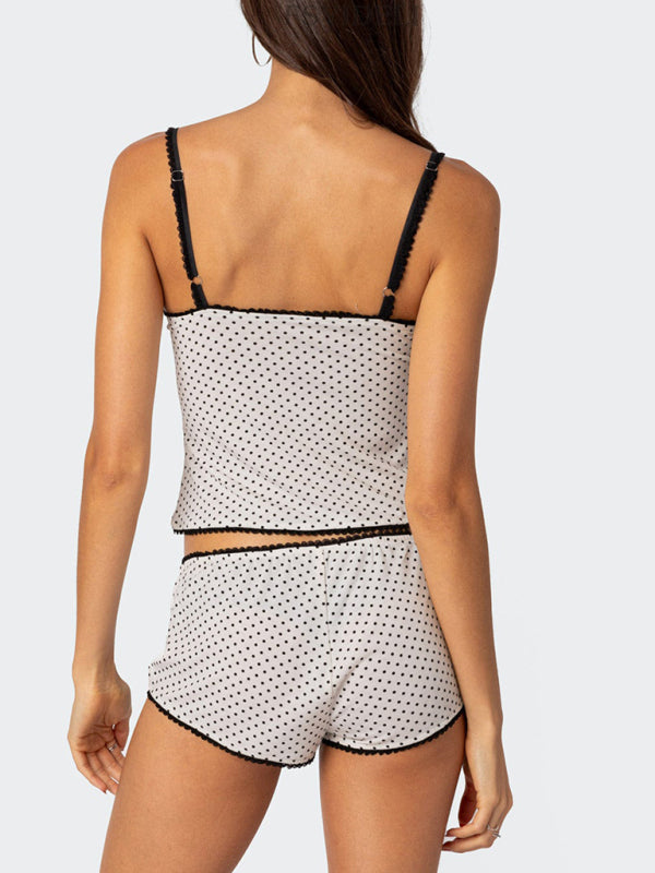Ensemble deux pièces tendance pour femme : haut dos nu à pois, empiècements en dentelle et short sexy 