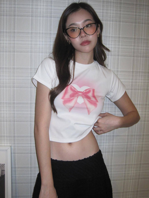 Neues Damen-T-Shirt mit Schleifenprint zum Valentinstag, Kurzarm, schmal geschnitten, Streetwear-Style, Hot Girl Fashion 