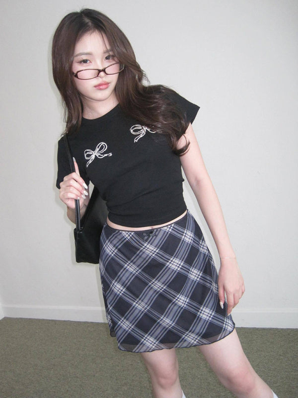Neues Damen-T-Shirt mit Schleifenprint zum Valentinstag, Kurzarm, schmal geschnitten, Streetwear-Style, Hot Girl Fashion 