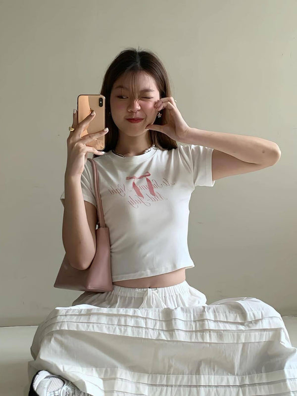 Neues Damen-T-Shirt mit Schleifenprint zum Valentinstag, Kurzarm, schmal geschnitten, Streetwear-Style, Hot Girl Fashion 