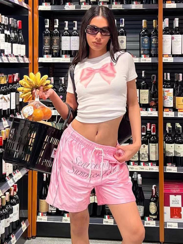 Neues Damen-T-Shirt mit Schleifenprint zum Valentinstag, Kurzarm, schmal geschnitten, Streetwear-Style, Hot Girl Fashion 