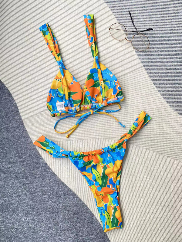 Modischer neuer bedruckter Riemchen-Bikini mit Schlitz für Damen 