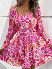 Neues kurzes Kleid mit eckigem Ausschnitt, Blumenmuster und Rüschen 