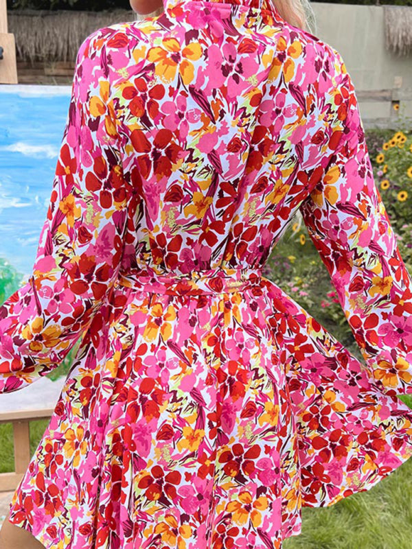 Damenkleid mit Schnürung, schmaler Passform, bedrucktem Spitzenkragen 
