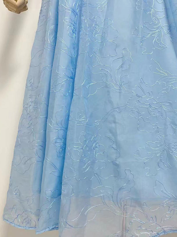 Neues trägerloses, tailliertes langes Kleid 