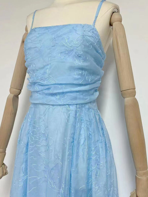 Neues trägerloses, tailliertes langes Kleid 