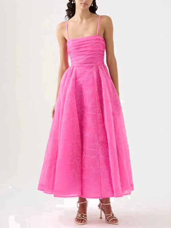 Neues trägerloses, tailliertes langes Kleid 