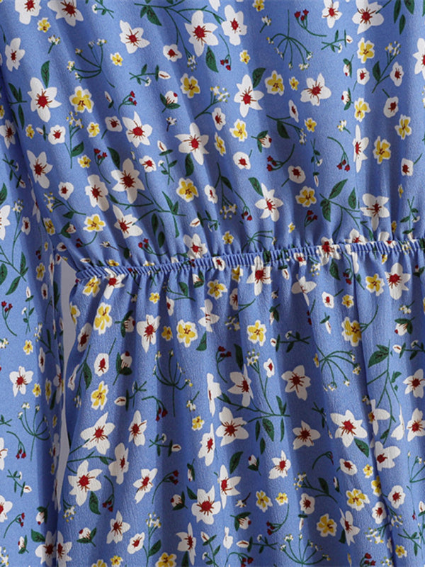 Langes, langärmeliges Chiffonkleid mit Rundhalsausschnitt, taillierter Passform und Blumenmuster, das die Taille betont 