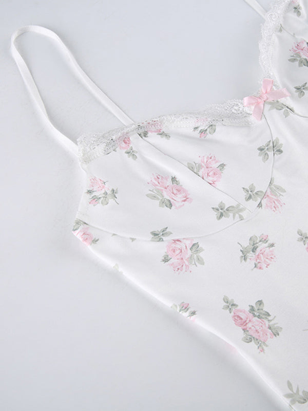 Neuer, sexy Rock mit kontrastierenden floralen Spitzennähten und tiefem Ausschnitt, der die Strumpfhalter bedeckt 