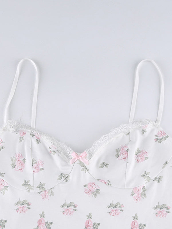 Neuer, sexy Rock mit kontrastierenden floralen Spitzennähten und tiefem Ausschnitt, der die Strumpfhalter bedeckt 