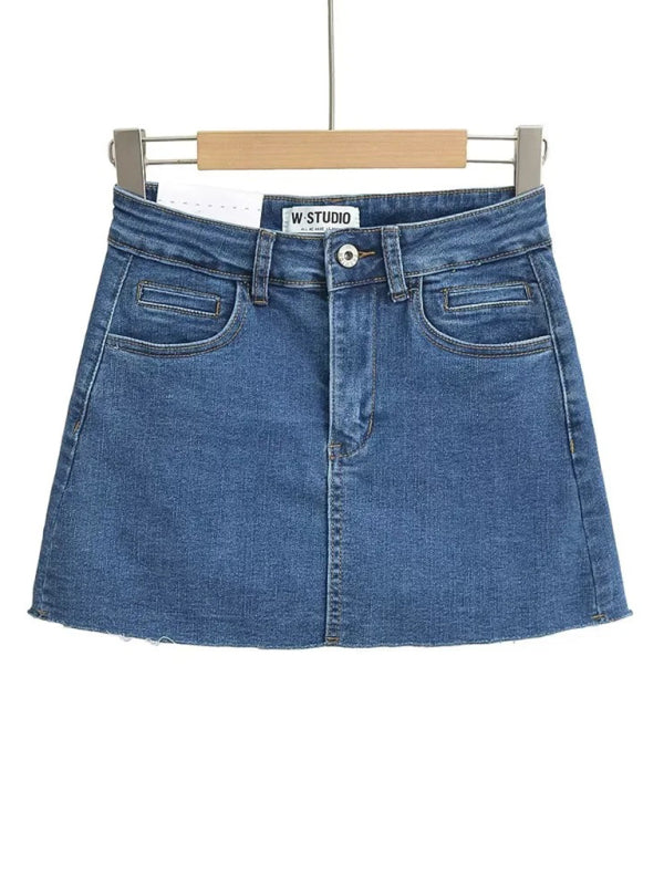 Heißer, hochtaillierter, elastischer, hüftbedeckender, figurbetonter A-Linien-Jeansrock mit offener Kante und blickdichtem Saum. 