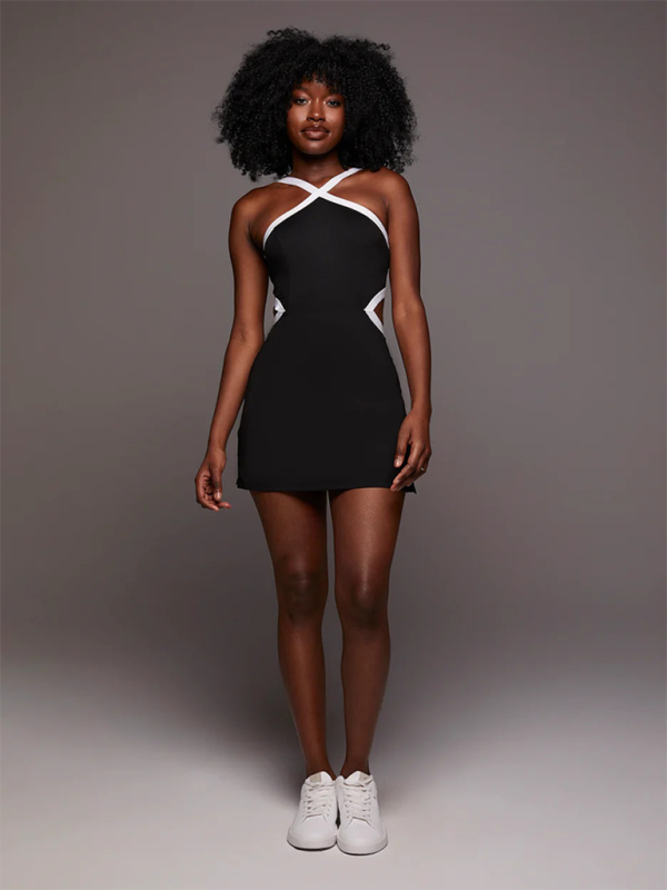 Neues, farblich kontrastierendes, schlichtes, blickdichtes und bequemes Yoga- und Tennis-Kleid für Damen mit Gürtel. 