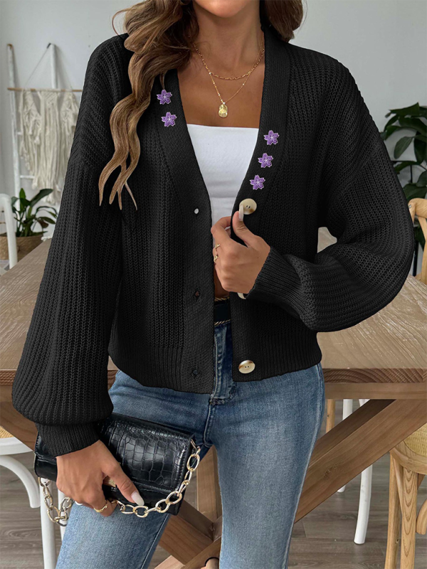 Gilet court à boutons et broderies florales 