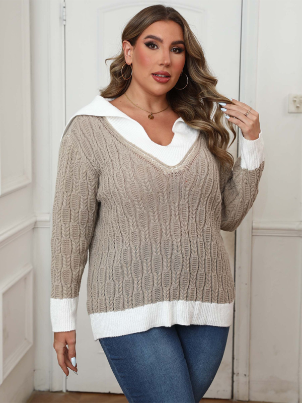 Pullover für Damen in großer Größe mit kontrastfarbenen Ziernähten am Revers und marineblauem Kragen 
