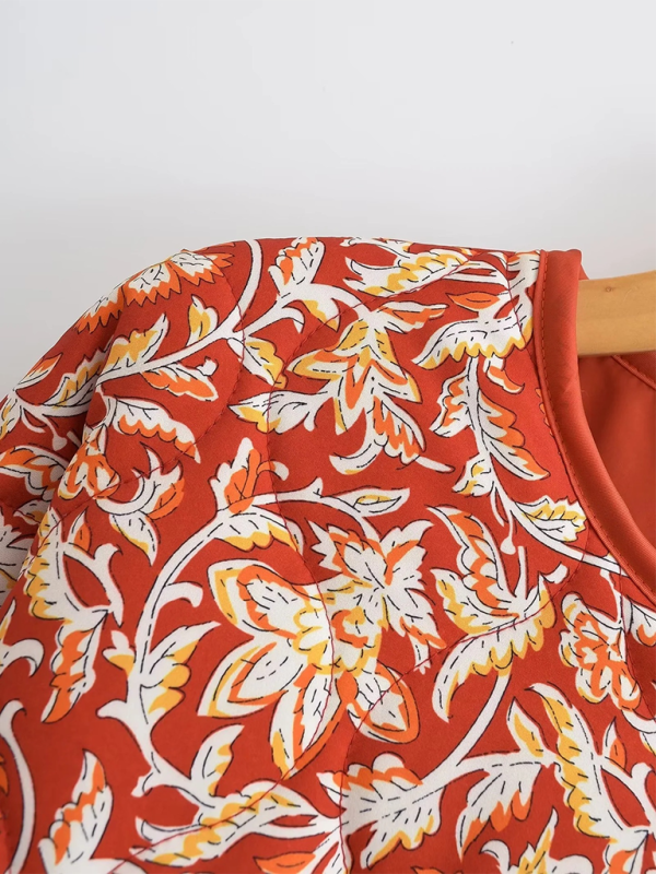Lässige Baumwolljacke mit kontrastfarbenem Retro-Print 