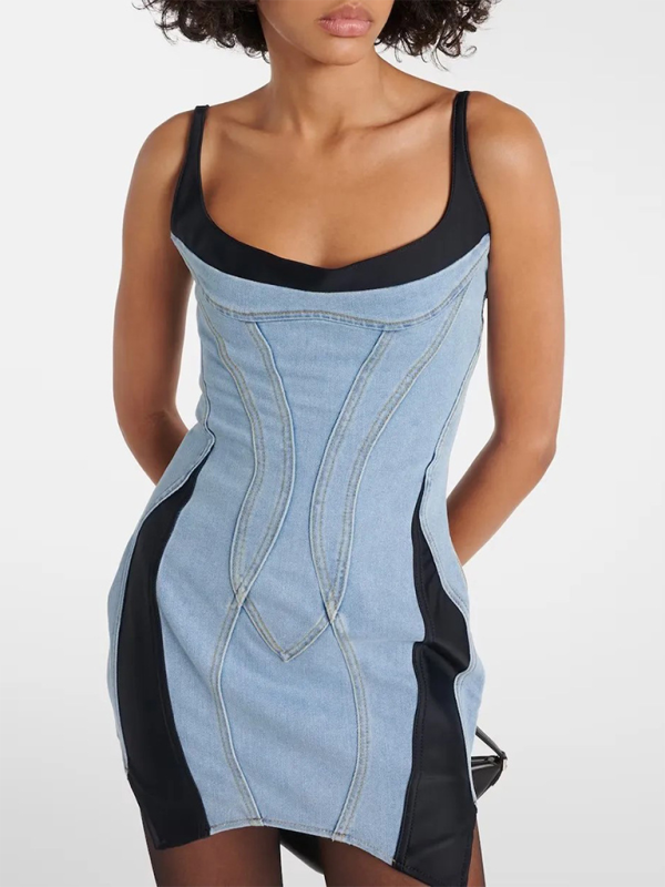 Jeanskleid mit Hosenträgern und Hüftumwicklung 