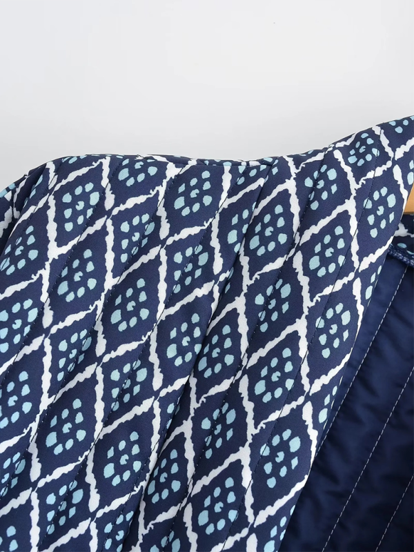 Steppjacke im Ethno-Stil 