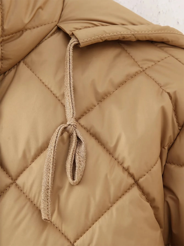 Neue Damen-Baumwolljacke mit Rautensteppung und Kapuze 