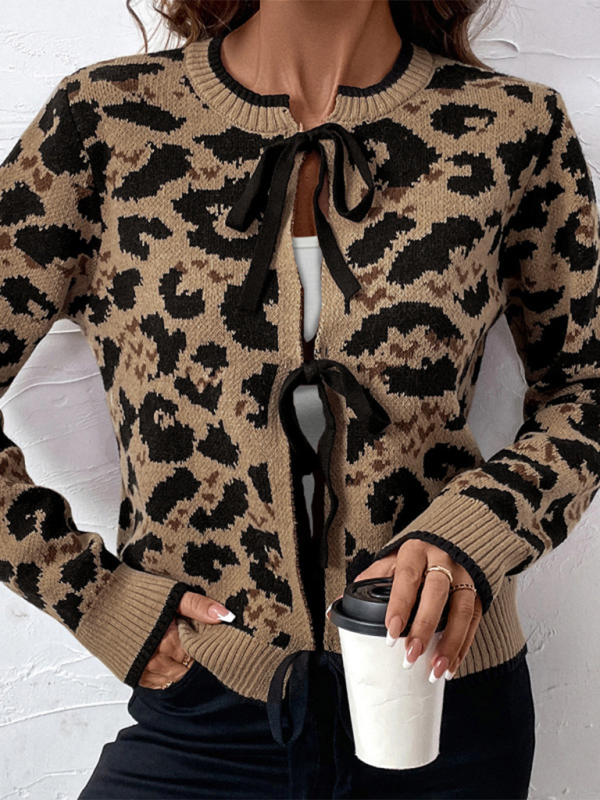 Leopard print cardigan with ribbed cuffs - side detail