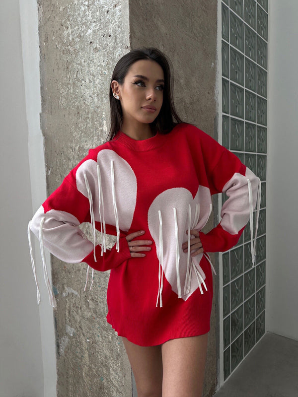Neuer modischer Pullover mit Rundhalsausschnitt und Herzquasten