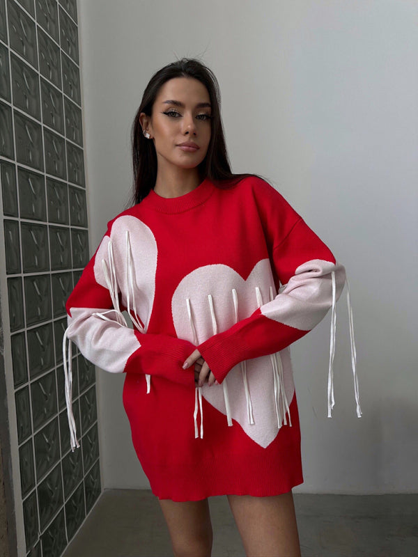 Neuer modischer Pullover mit Rundhalsausschnitt und Herzquasten