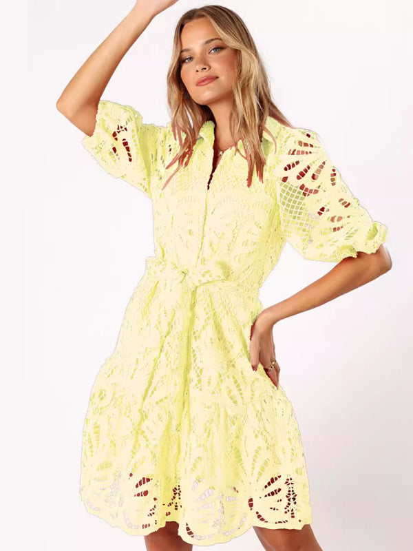 Neues sexy Hemdblusenkleid mit halblangen Ärmeln, hohler Spitze und Blumenmuster sowie Knöpfen 