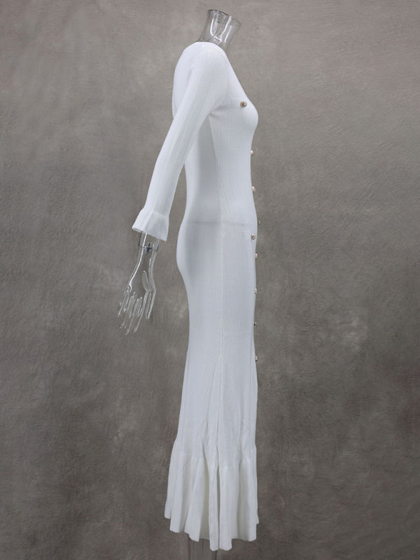 Langes, figurbetontes Strickkleid mit langen Ärmeln – perfekt für Herbst und Winter. 