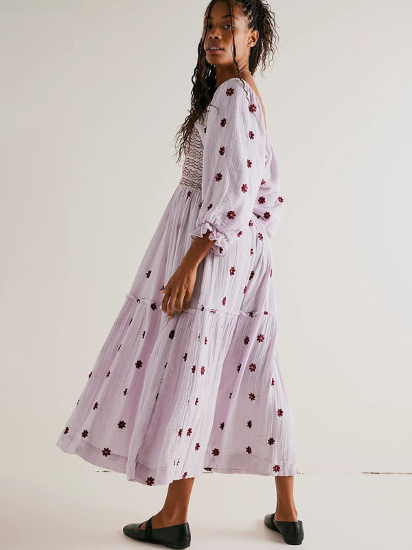 Neues, lässiges, besticktes Kleid mit eckigem Kragen und Sonnenblumenmuster in Hellviolett 