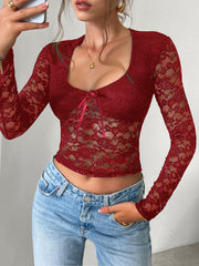 Wunderschöne, sexy Bluse im Y2K-Stil, figurbetont, mit langen Ärmeln und Cut-Outs aus Spitze und Cut-Outs 