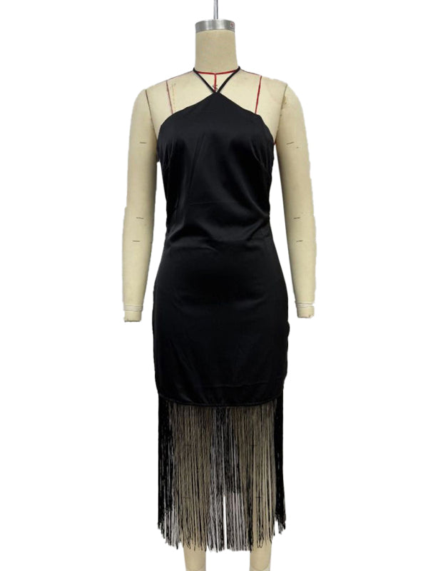 Einfarbiges, schulterfreies, figurbetontes Kleid mit Quasten 