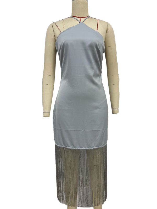 Einfarbiges, schulterfreies, figurbetontes Kleid mit Quasten 