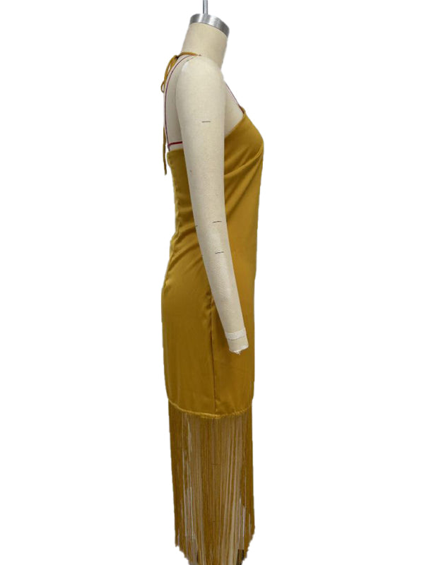 Einfarbiges, schulterfreies, figurbetontes Kleid mit Quasten 