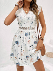 Robe courte décontractée en dentelle stretch imprimée à col en V 