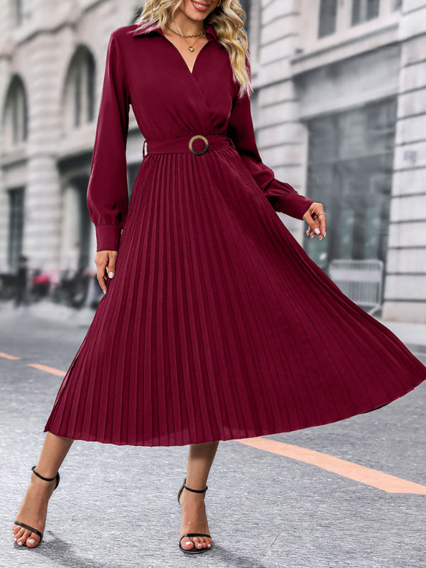 Modisches und schlichtes einfarbiges Kleid mit Reverskragen 