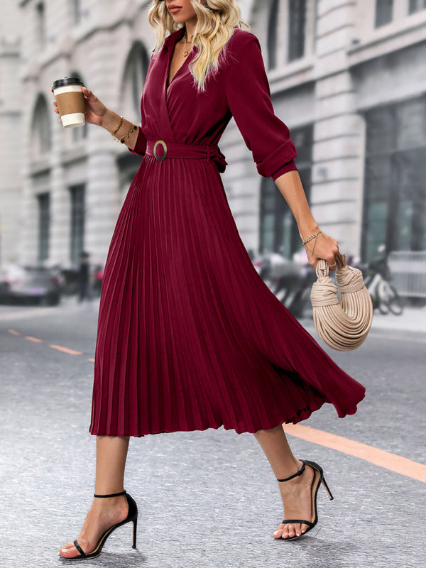 Modisches und schlichtes einfarbiges Kleid mit Reverskragen 
