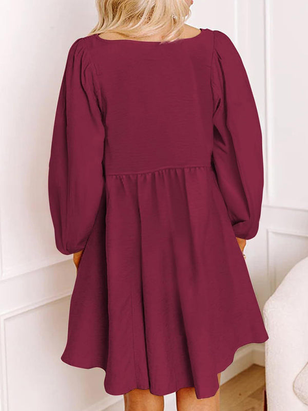 Lässiges, gerafftes Minikleid mit Rundhalsausschnitt, Knopfleiste, langen Ärmeln, hoher Taille und A-Linien-Schnitt 