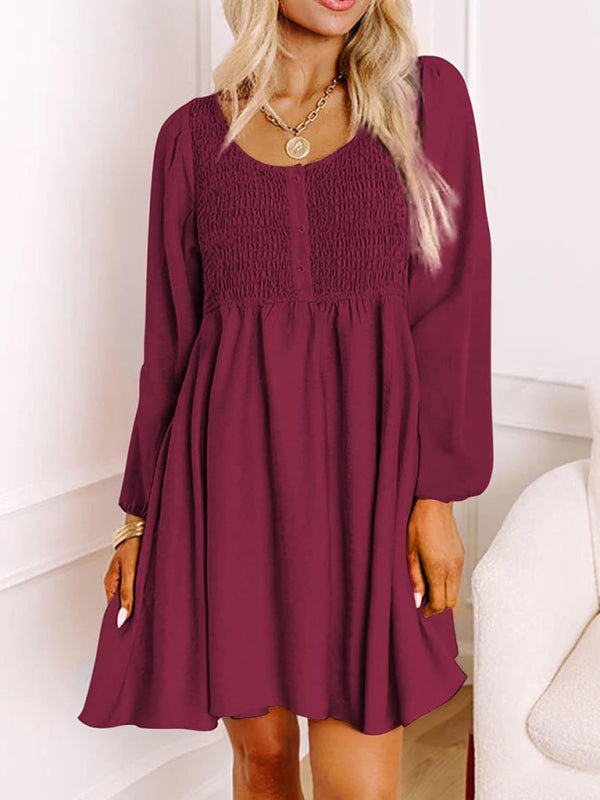 Lässiges, gerafftes Minikleid mit Rundhalsausschnitt, Knopfleiste, langen Ärmeln, hoher Taille und A-Linien-Schnitt 