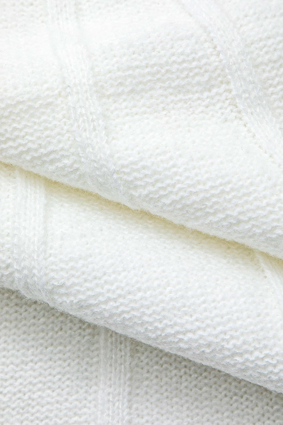 KNIT SWEATER CREAM COLOR STRUCTURED BATWING ICONIC 2000S-INSPIRED SWEATER