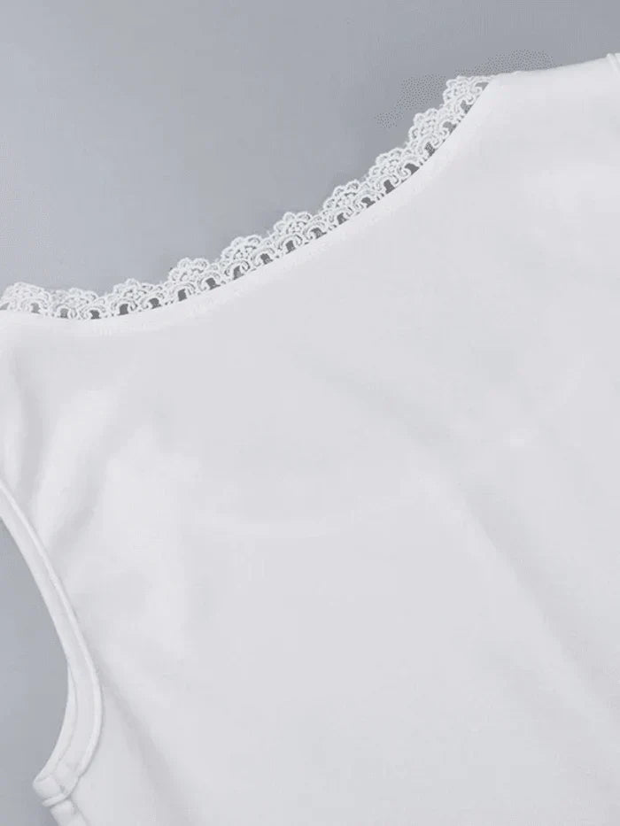 LACE-TRIMMED BUTTON-UP TOP IN VINTAGE-INSPIRED SLIM FIT