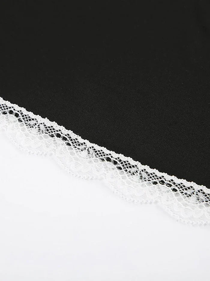LACE-TRIMMED TOP WITH VINTAGE BOW LACE DESIGN