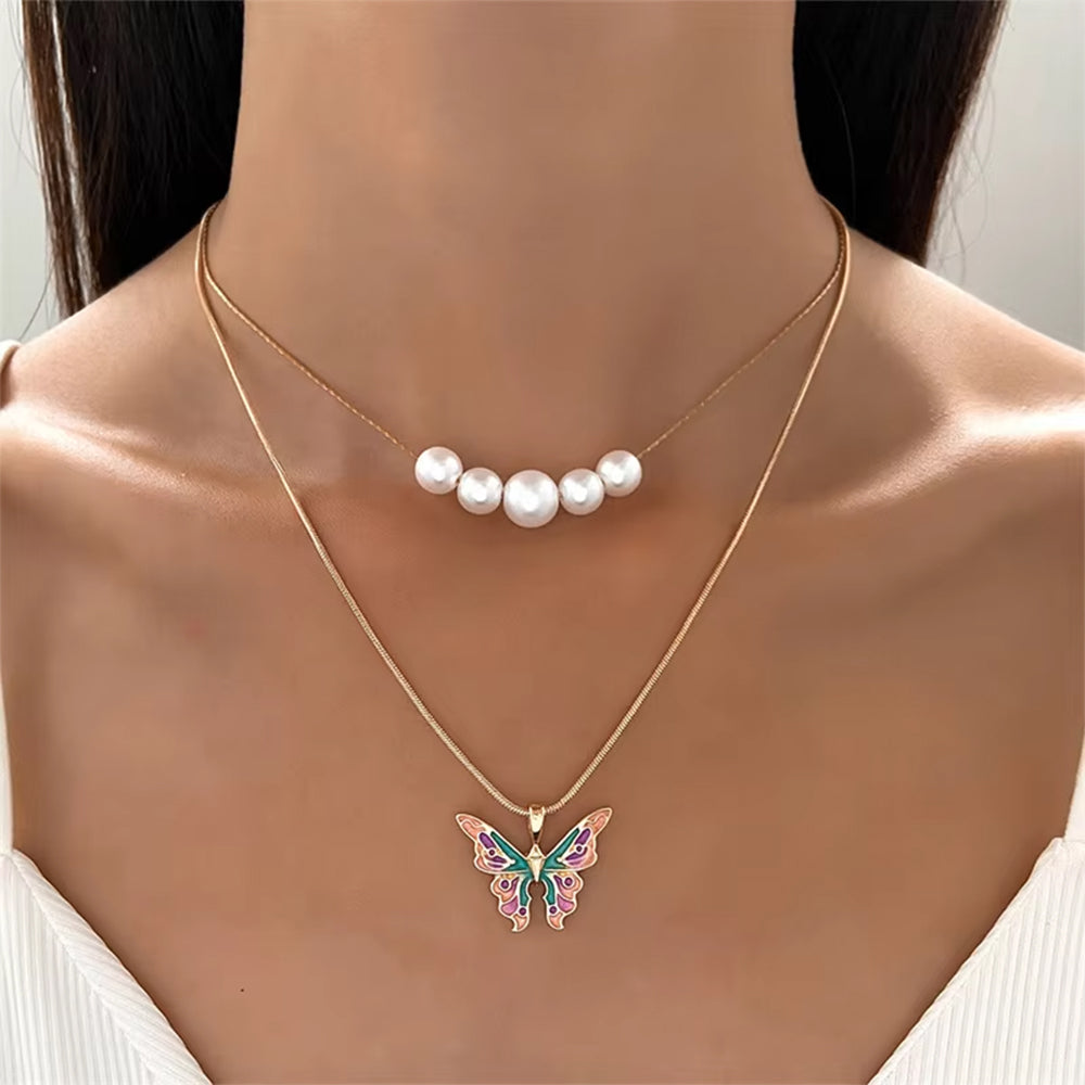 LAYERED NECKLACE BUTTERFLY CHARM LUSTROUS PEARL Y2K NECKLACE