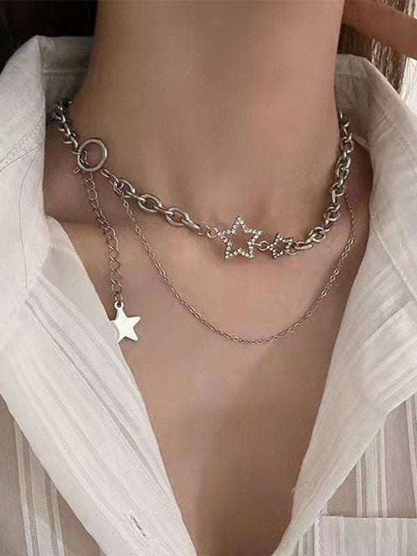 LAYERED NECKLACE WITH RHINESTONE STAR PENDANT