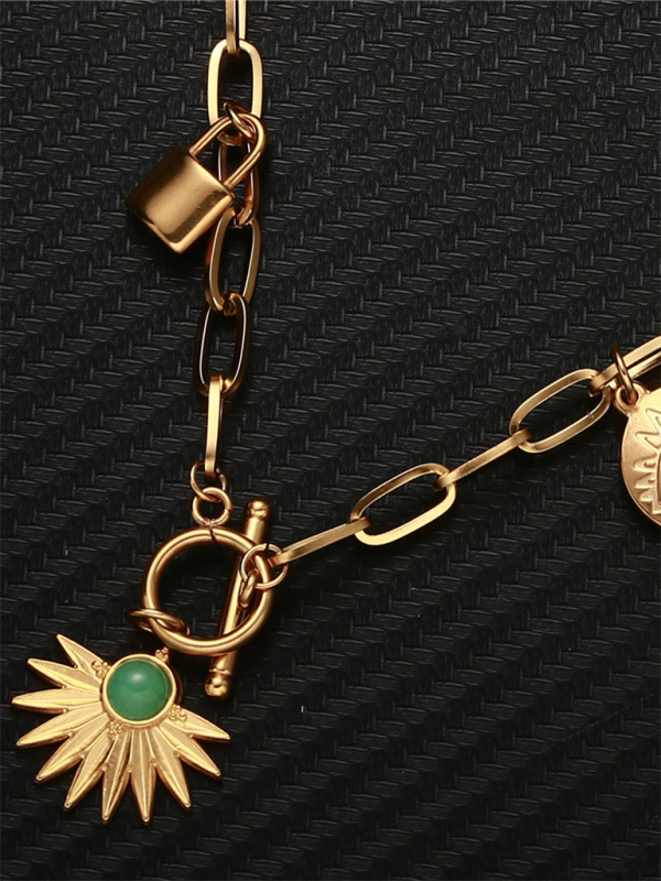 Leaves Devil’s Eye Lock Pendant OT Buckle Collarbone Necklace - Golden / FREESIZE