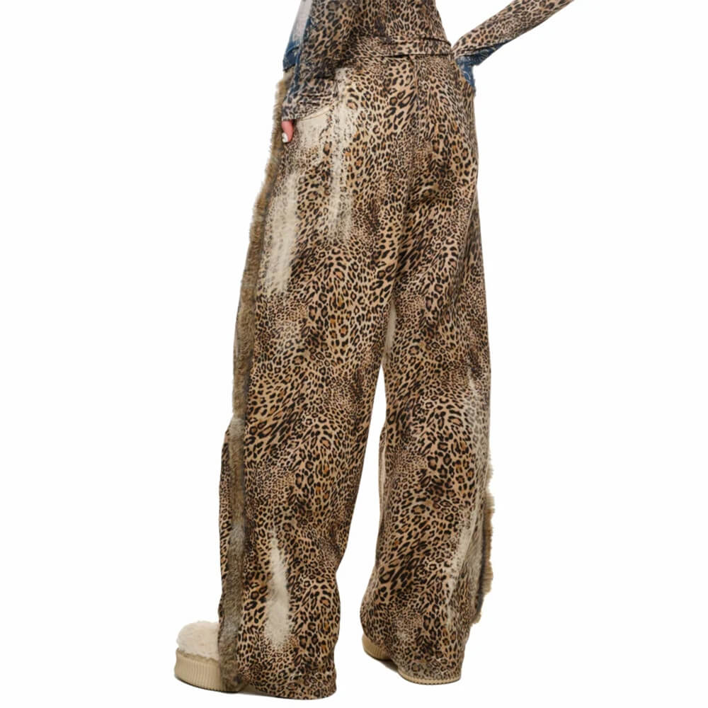 LEOPARD PRINT WIDE-LEG JEANS FOR A BOLD FASHION STATEMENT