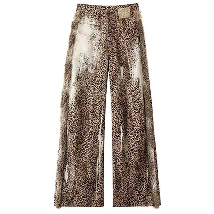 LEOPARD PRINT WIDE-LEG JEANS FOR A BOLD FASHION STATEMENT